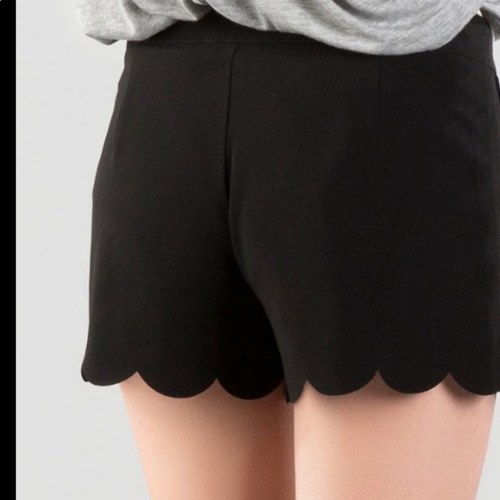 Women’s Black Scalloped High Rise shorts